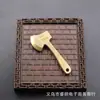 Colgante de latón vintage, mini hacha de la suerte, llavero, colgante para coche, pequeños regalos creativos, venta al por mayor