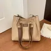 Bolsa Tote de Corrente Color Block Europeia e Americana Feminina de Grande Capacidade para o Dia a Dia Bolsa de Ombro Único de Alta Qualidade Versátil de Mão/Ombro Bolsa Grande