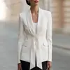 Roupas Femininas Transfronteiriças Europeias e Americanas Novas Outono 2026 Blazer de Terno Profissional para o Trabalho Moda Diária com Cinto