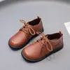 Nuevos Zapatos Casuales de Cuero Negros Transpirables de Estilo Británico para Primavera y Otoño con Diseño Hueco, Cordones, Suela Suave, Zapatos Slip-on para Niños