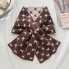 2026 Nova Moda Versátil Borboleta Cruz Dupla Face Pequeno Lenço para Mulheres Outono e Inverno Estilo Coreano Quente Lenço de Pescoço Tricotado