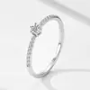 Anel Clássico Zircônia de Seis Garras em Prata de Lei S925 para Mulheres Usarem Básico Pequena Fileira de Diamantes Luxo Acessível Anel Pulseira de Alta Qualidade