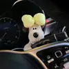 Acessórios de carro fofos no atacado: figura de cachorro de pelúcia para limpadores de para-brisa, itens de decoração interna de carro