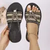 Chanclas casuales cómodas para mujer talla grande 2026 otoño, sandalias de playa tipo slip-on de estilo étnico, artículo popular de verano