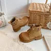 Botas de menina, botas Martin infantis, novas botas curtas estilosas de outono de 2026 para meninas, botas grandes de couro infantis, botas estilo britânico para meninos