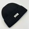 Chapéu de Lã Tricotado com Etiqueta de Tecido com Letras para Outono e Inverno para Mulheres, Novo para Circunferência Craniana Grande, Chapéu Tricotado Quente com Proteção para Orelhas, Versátil para Proteção Contra o Frio ao Ar Livre