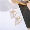 Pendientes Europeos y Americanos de Nuevo Estilo con Bordes Retorcidos de Vidrio en Forma de Corazón de Melocotón Pendientes con Forma de Corazón Pendientes de Lujo Accesible Exquisitos de Gama Alta
