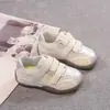 Novos Sapatos Casuais Primavera e Outono 2026, Tênis Leves Planos, Sapatos de Treino Alemães Versáteis com Solado Grosso, Sapatos Forrest Gump de Bolinhas