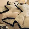 Conjunto de Roupa de Cama Retrô Americano de Veludo Conjunto de Quatro Peças Outono e Inverno Espessado Cobertor de Leite de Vaca Capa de Edredom Lençol com Elástico de Flanela Saia de Cama Roupa de Cama