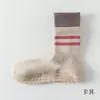 Calcetines de Yoga para Mujer Calcetines de Media Pantorrilla Antideslizantes para Interiores Fitness Pilates Calcetines Deportivos para Mujer con Doble Puño Rayados Sin Costuras