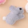Primavera y verano nuevo broche de conejo felpa lindo animal pequeño caricatura japonés ropa de niñas zapatos colgante de bolso pequeño regalo