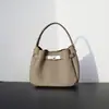 Bolso Cubo de Piel de Vaca de Primera Capa de Nicho con Cierre de Candado, Bolso Cubo Casual Moderno y Exquisito de Cuero Genuino, Bolso Cruzado