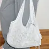 Bolsa de ombro de renda com design de nicho coreano, bolsa tote fashion para mulheres, bolsa versátil para viagens e deslocamentos, bolsa de praia de verão