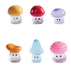 Nuevo producto transfronterizo: figuras de hongos que brillan en la oscuridad, lindos adornos pequeños, accesorios de decoración para manualidades, decoraciones para terrarios de musgo en miniatura y piezas decorativas pequeñas