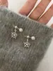 Pendientes de Copo de Nieve de Perla Brillante Fuerte y Fresco de Plata de Ley 925 Korean Cool First Snow Pendientes de Diseño Francés Ins