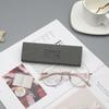2022ins estuche para gafas de miopía pequeño fresco de alta gama estudiante hombres y mujeres portátil compresión logo retro Nuevo