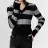 2026 Camisa Base Rayada de Bloques de Color de Gama Alta Taobao Más Vendida Suéter de Manga Larga de Estilo Simple Ajustado Rayado con Cuello en V para Mujer