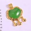 Colgante de Oro Arena Vietnamita para Mujer, Oro Imitación Nicho Lujo Accesible Colgante con Incrustaciones de Jade, Campana de Jade Hetian Imitación, Joyería con Cierre de Seguridad