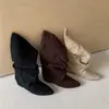 Botas de felpa plisadas apiladas que aumentan la altura para mujer 2026 Otoño/Invierno Nuevo Llegada Puntera Puntiaguda Botas de Vaquero Occidentales Botas de Caña Media con Solapa para Mujer
