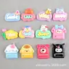 Materiais: Capa de Celular, Cola Cremosa de Desenho Animado DIY para Furar Parede, Acessórios de Resina para Mochila Sanrio, Etiquetas de Letras, Decorações de Fivela de Sapato