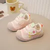 Zapatos antideslizantes para caminar para niños pequeños, zapatos de malla transpirable con suela suave para verano 2025 para bebés niñas, zapatos para bebés, zapatos deportivos casuales.