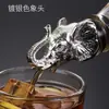 Decantador con Cabeza de Ciervo Boquilla de Vino con Cabeza de Ciervo Fabricante Mayorista Tapón de Vino Animal de Metal Acero Inoxidable Aleación de Zinc Cabeza de Ciervo Vertiendo Vino