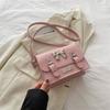 Bolso cuadrado pequeño de cartero de alta gama para mujer, nuevo bolso de hombro de moda 2024, bolso cruzado multiusos para comercio exterior transfronterizo.