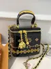 Bolsa mini personalizada para labiales transfronteriza 2026, nueva bolsa cruzada tachonada primavera/verano, bolso de hombro versátil y de moda para mujer