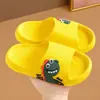 Chinelos infantis verão roupa de casa banheiro banho antiderrapante sola macia interno meninos e meninas bebê alunos do ensino fundamental sandálias atacado