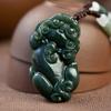 Pingente de jade jade valente de Xinjiang Hotan, pingente de couro com três moedas, pingente masculino e feminino, fornecimento ao vivo