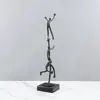 Pieza Decorativa de Hierro Fundido Abstracto Minimalista Estilo Europeo para Arte Acrobático de Tres Personas para Sala de Estar, Dormitorio, Mueble de TV, Decoración del Hogar