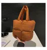 Bolsa de Algodón Rellena de Plumas Transfronteriza para Mujer, Bolsa Espacial Sencilla Rellena de Algodón, Bolsa Tote, Bolsa Suave a Cuadros para Llevar en la Mano, al Hombro o Cruzada