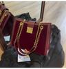Bolso Retro Transfronterizo para Mujer, Gran Capacidad, Nuevo Bolso Cruzado Casual con Cadena para Hombro Otoño e Invierno 2026, Bolso de Mano para Viaje