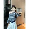 [6 Lavagem de Lã] Blusa Tricô Assimétrica Listrada Menina Doce e Picante Feminina Design 2026 com Cintura Ajustada e Mangas Longas
