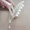 Clip de Pinza para Cabello de Lujo Ligero para Mujeres, Adorno para el Cabello de la Parte Trasera de la Cabeza, Flor de Lirio del Valle Mariposa Pavo Real Flor Lazo Borla