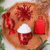 O novo pingente de PC de árvore de Natal vermelha pintada da Shengyuan para decorações de Natal DIY e penduricalhos de janela está disponível para atacado.