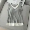 Blusa de alça falsa de duas peças feminina plus size 300kg cor contrastante bojo integrado não removível slim slim decote V