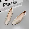 Zapatos Planos Grulla Almohada Blanca Mujer 2026 Primavera Nuevo Estilo Estilo Nacional Chino Étnico Punta Cuadrada Tacón Plano Zapatos de Una Sola Pieza Bordado Bordado Retro Individual