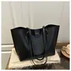 Bolsa Tote Popular de Gran Capacidad Otoño e Invierno 2025 Bolso Cruzado Retro de Hombro Único Bolsa para Estudiantes Universitarios y Viajes Diarios