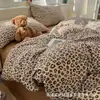 Conjunto Fofo e Sexy de Algodão Lavado com Estampa de Leopardo para Casa Conjunto de Quatro Peças Conjunto de Três Peças para Dormitório Fábrica Têxtil de Origem de Nantong