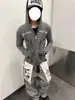 Diseño único, con un estampado totémico de nota musical gótica, patrón de rayas, cierre de cremallera y un estilo de cárdigan con capucha entallado y ligero, adecuado tanto para hombres como para mujeres