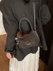Bolsas de Nicho Exquisitas e Modernas para Mulheres 2025 Nova Moda Versátil Bolsa Transversal com Corrente com um Toque de Luxo Bolsa Feminina