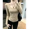 Camiseta Retrô Tendência [Pedras Strass em Formato de Coração] Decote U Manga Longa para Mulheres do Início do Outono, Modelagem Justa, Emagrecedora, Top Hot Girl