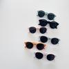 Gafas de Sol de Color de Moda para Niños Bebé Elegantes Personalizadas para Exterior Cóncavas Simples Guapos Caja de Plástico Gafas Modernas