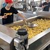Línea de producción de palomitas de maíz con sabor a chocolate, máquina automática de palomitas de maíz, máquina de palomitas de maíz con calentamiento electromagnético grande