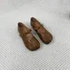 Zapatos Mary Jane poco profundos plisados vintage estilo francés para mujer, nuevos zapatos planos versátiles de una sola tira versión coreana de verano
