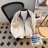 Chaqueta de Hombro Acolchado Corta de Primavera Diseño de Vuelo Versátil Casual Moderna Lavada Holgada Retro Moda Pareja