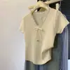 Moda Feminina de Nicho Camiseta de Manga Curta com Decote V e Acabamento em Renda 2026 Verão Top de Tricô Fino com Mangas Volumosas e Laço