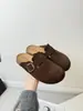 Mules slip-on estilo Birkenstock com sola retrô ultrassuave para mulheres, nova moda outono 2026, chinelos slip-on modernos, preguiçosos, com bico fechado