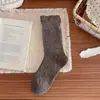 Calcetines de algodón para mujer de otoño e invierno hasta la pantorrilla, calcetines para mujer con patrón oscuro antiolor, calcetines dulces con encaje, calcetines sin costuras, calcetines largos apilables